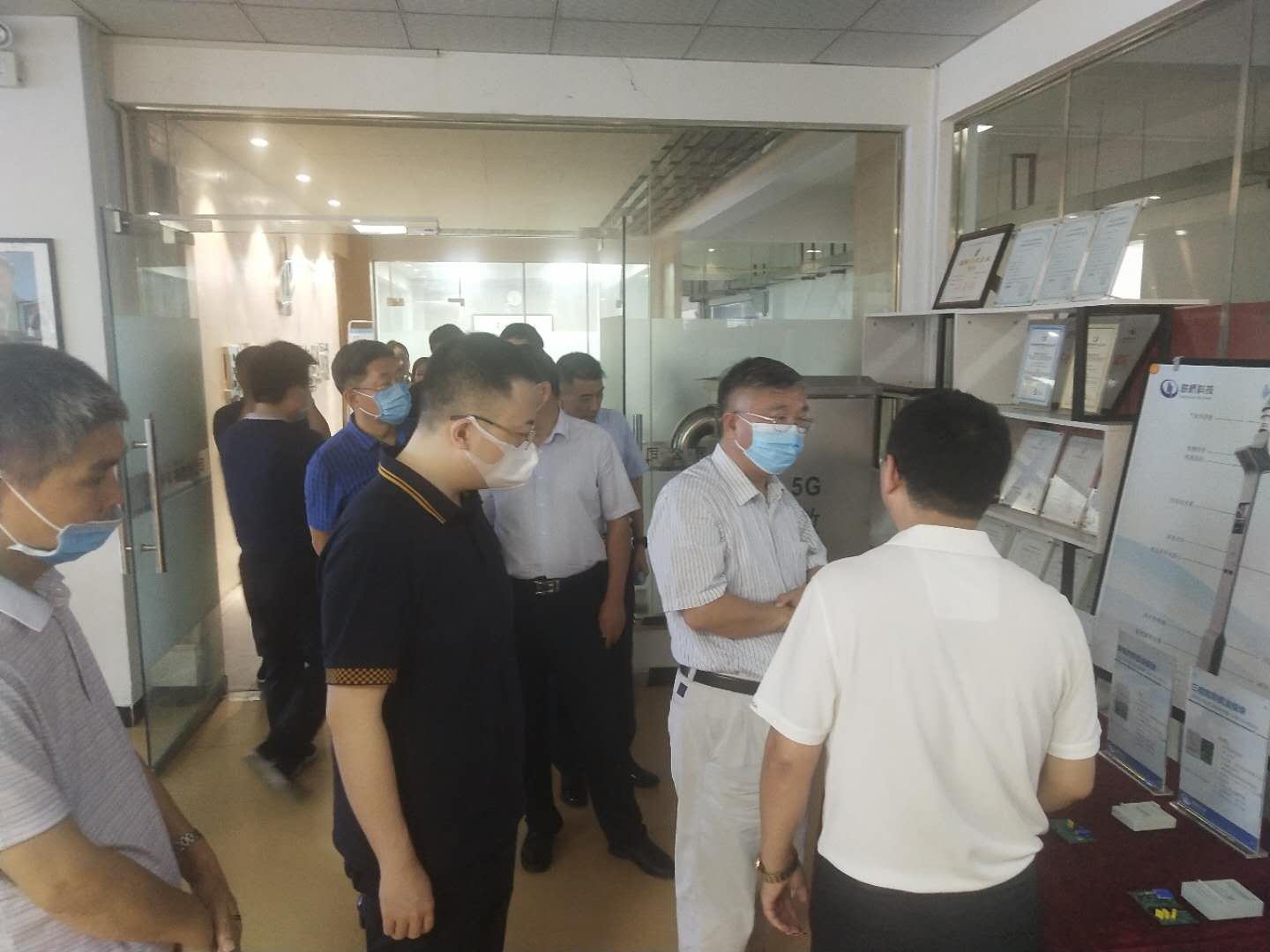 公党河南省委司富春副主委一行莅临孵化器考察指导