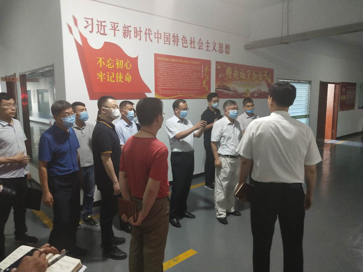 公党河南省委司富春副主委一行莅临孵化器考察指导